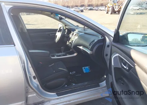 2015 Nissan Altima 2.5 S z USA, uszkodzony, nr VIN 1N4AL3AP6FC472287